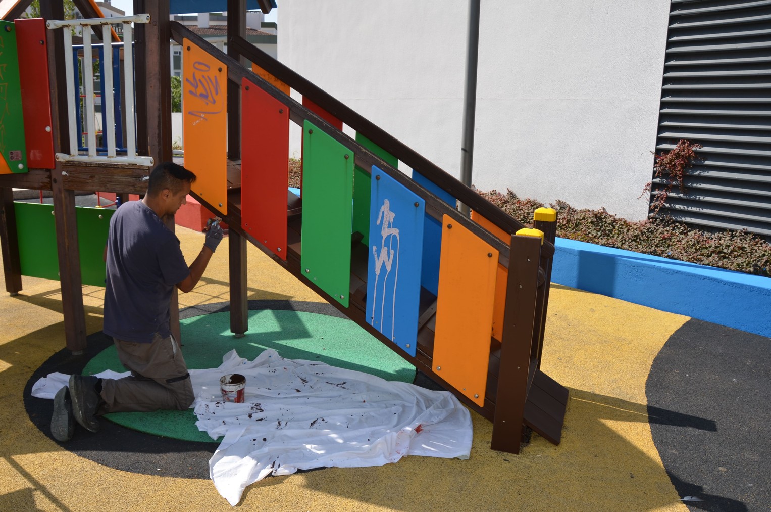 Câmara de Castelo Branco realiza manutenção de 25 parques infantis