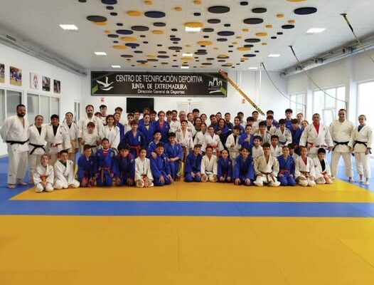 Castelo Branco: Nove judocas da escola Ana Hormigo treinaram em Cáceres