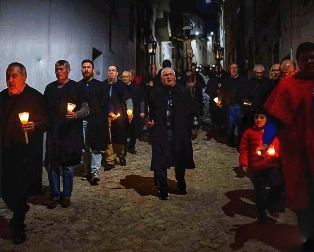 Ladoeiro mantém tradição secular com “Procissão dos Homens” na Quaresma