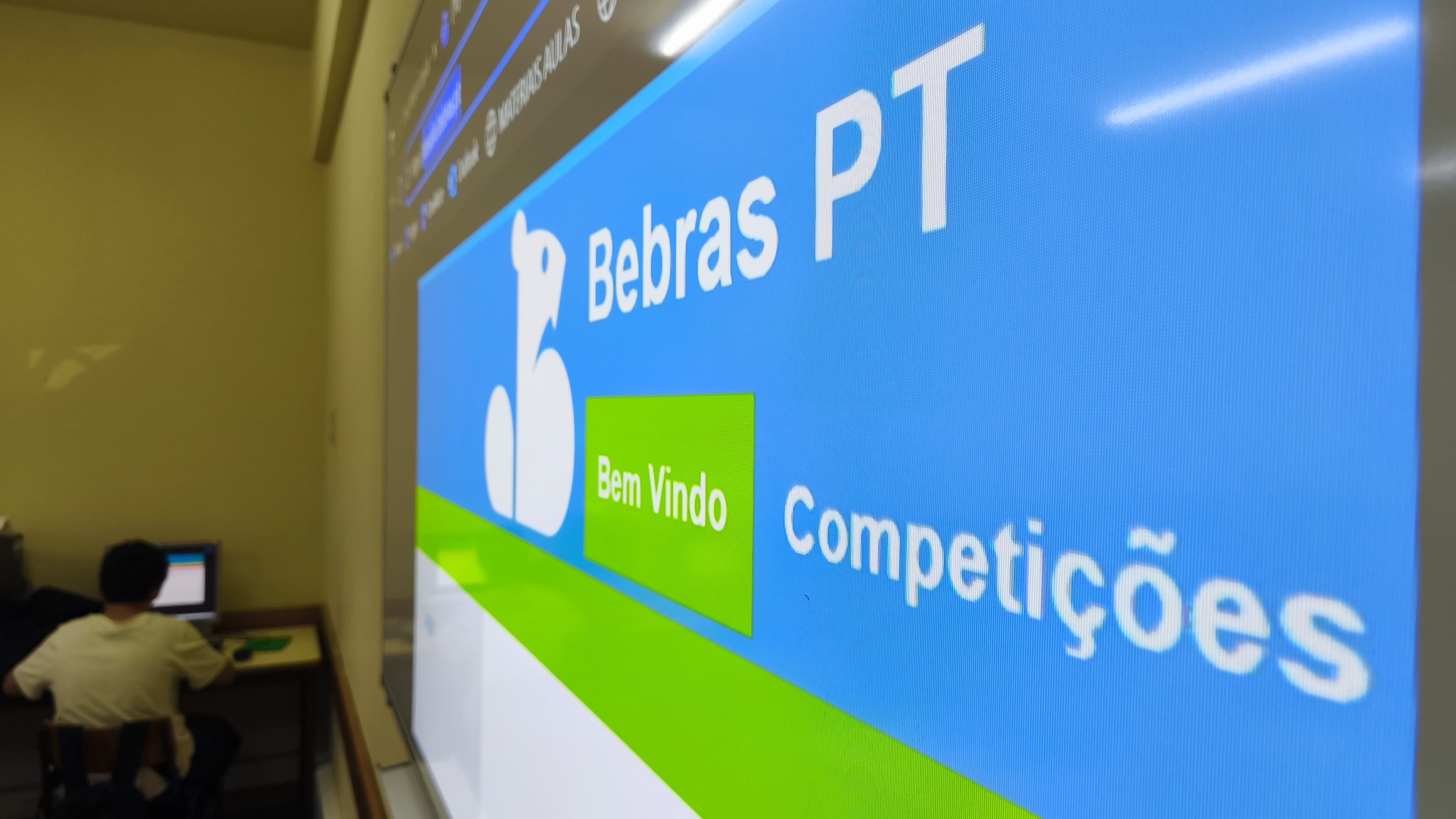 Alunos da Escola Básica de São Domingos destacam-se no Desafio Bebras 2025