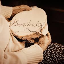 MaZela lança “Bordado”, um regresso marcado pelo luto e pela transformação