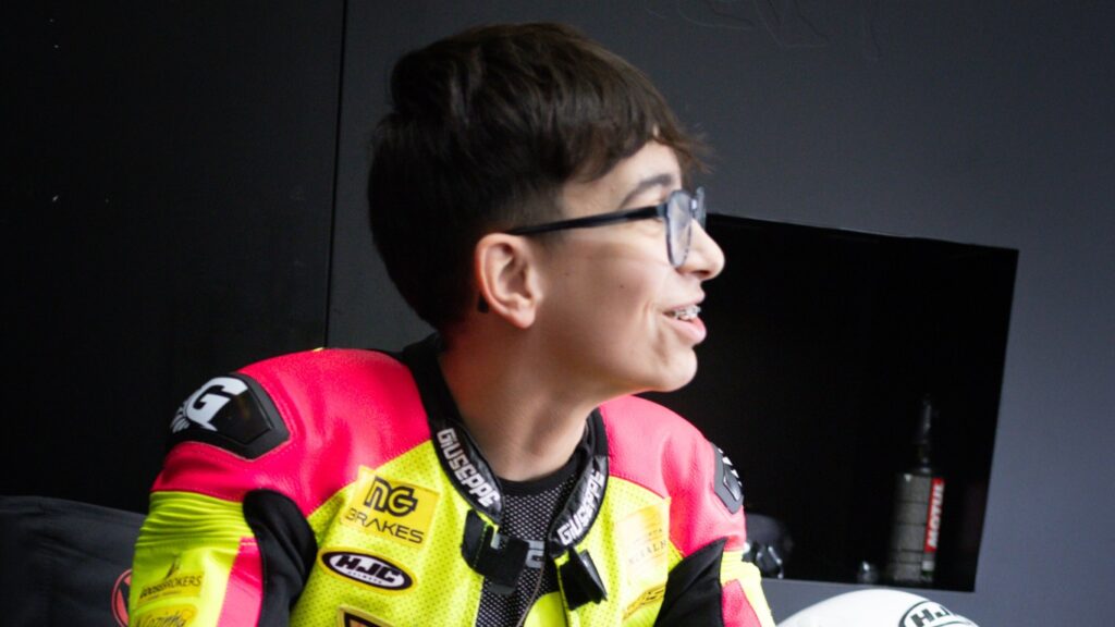 Tomás Carneiro estreia-se no ESBK com prestação promissora na Pré Moto4