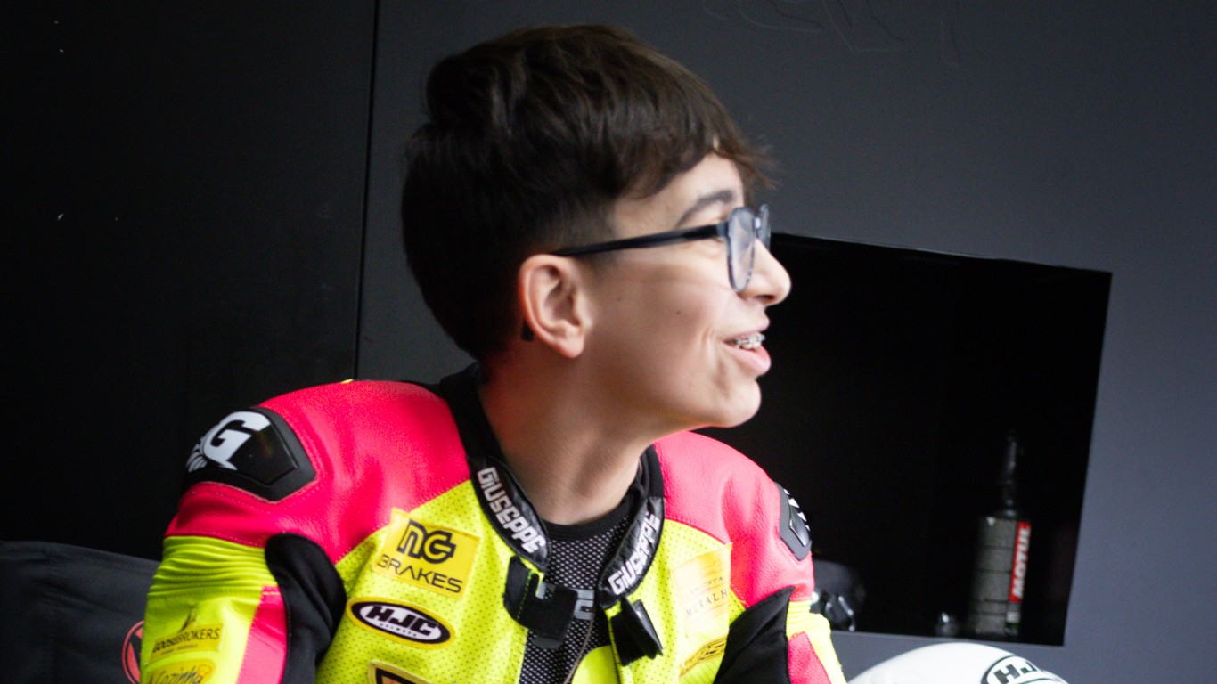 Tomás Carneiro estreia-se no ESBK com prestação promissora na Pré Moto4