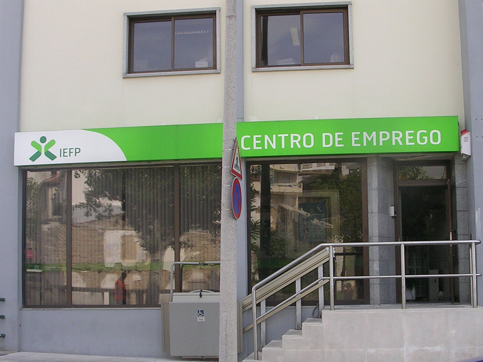 PS questiona Governo sobre possível fusão dos centros de emprego da Guarda e da Covilhã