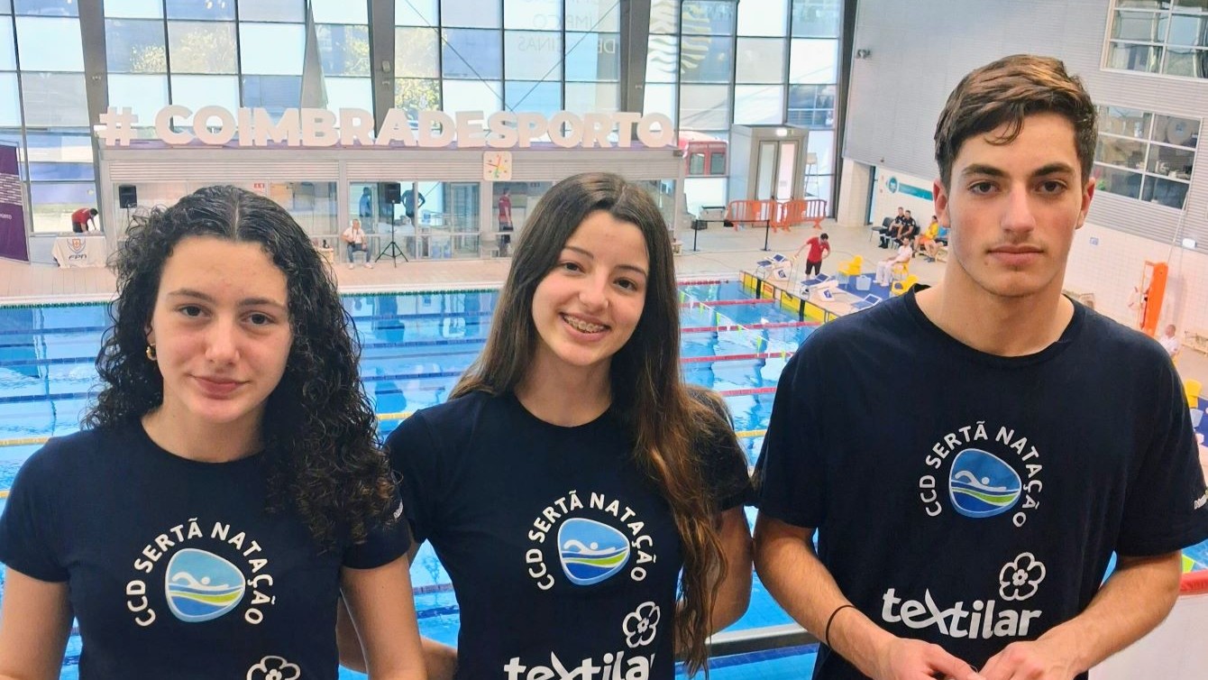 Inês Farinha em destaque no Nacional de Juvenis de Natação