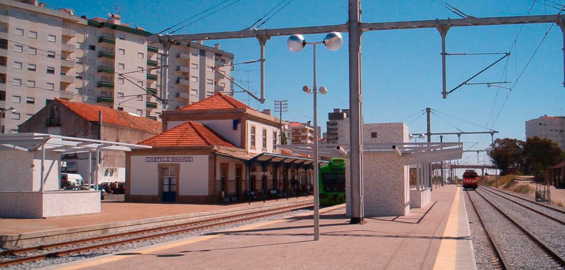 Linha da Beira Baixa com circulação limitada após deslizamento de terras