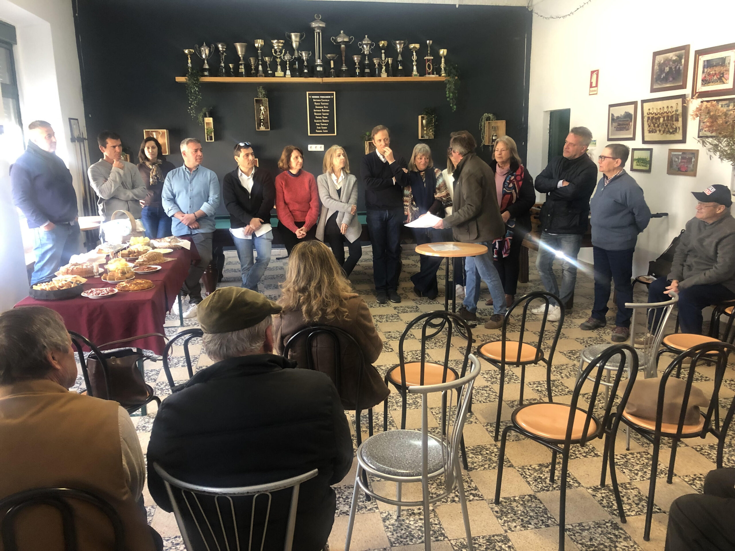 Livro sobre padroeiros de Caféde e Póvoa de Rio de Moinhos é lançado com presença da comunidade