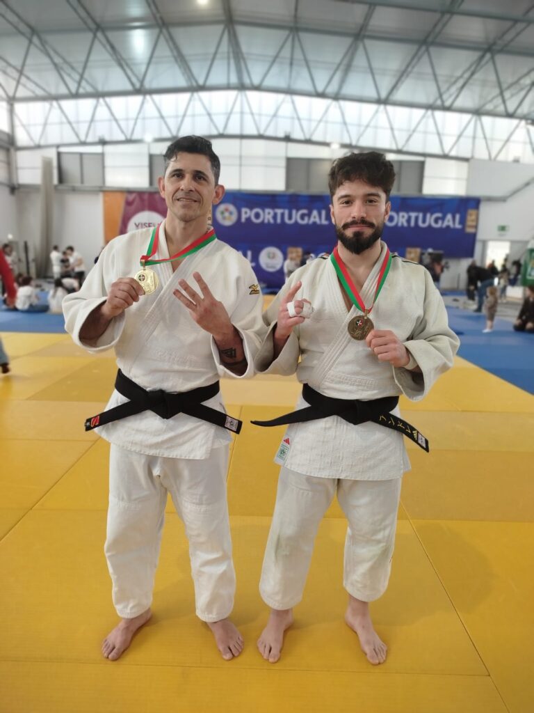 Judocas veteranos da Escola Ana Hormigo conquistam títulos nacionais em Viseu