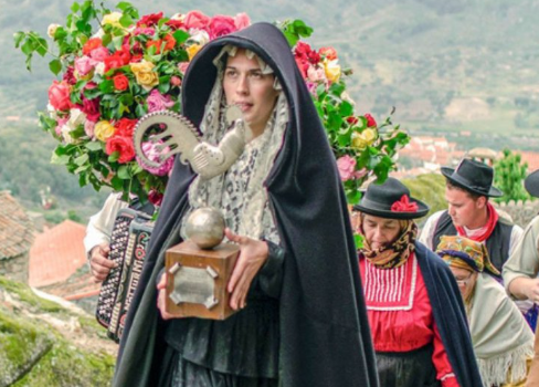 Monsanto celebra Festa da Divina Santa Cruz